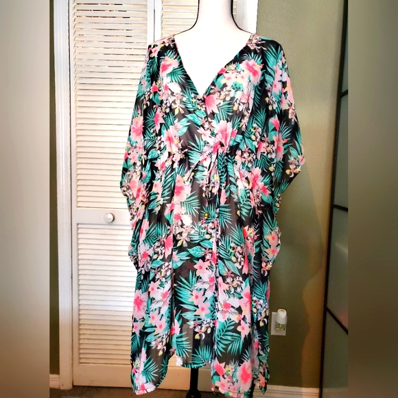 Hawaiian cover up - Picture 1 of 3